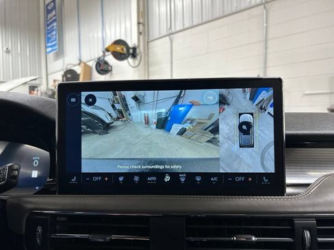 Certified 2025 Lincoln Corsair AWD w/ Equipment Group 101A image 21