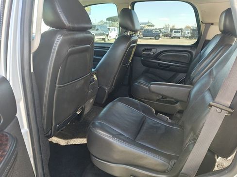 Used 2014 GMC Yukon Denali AWD/4WD image 9