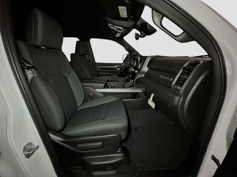 New 2026 RAM 1500 4x4 Crew Cab image 31