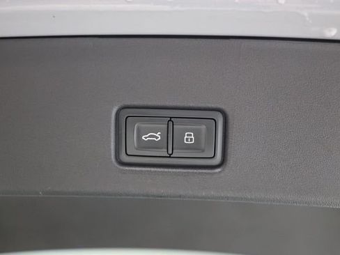 Used 2022 Audi Q4 e-tron Premium AWD/4WD image 35