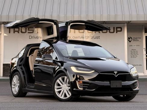 Used 2017 Tesla Model X 100D AWD/4WD image 2