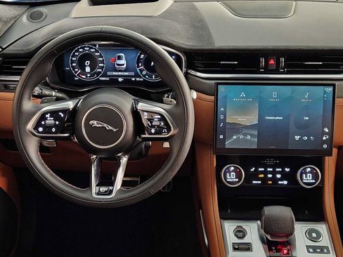 Used 2025 Jaguar F-PACE SVR 575 Edition AWD/4WD image 25