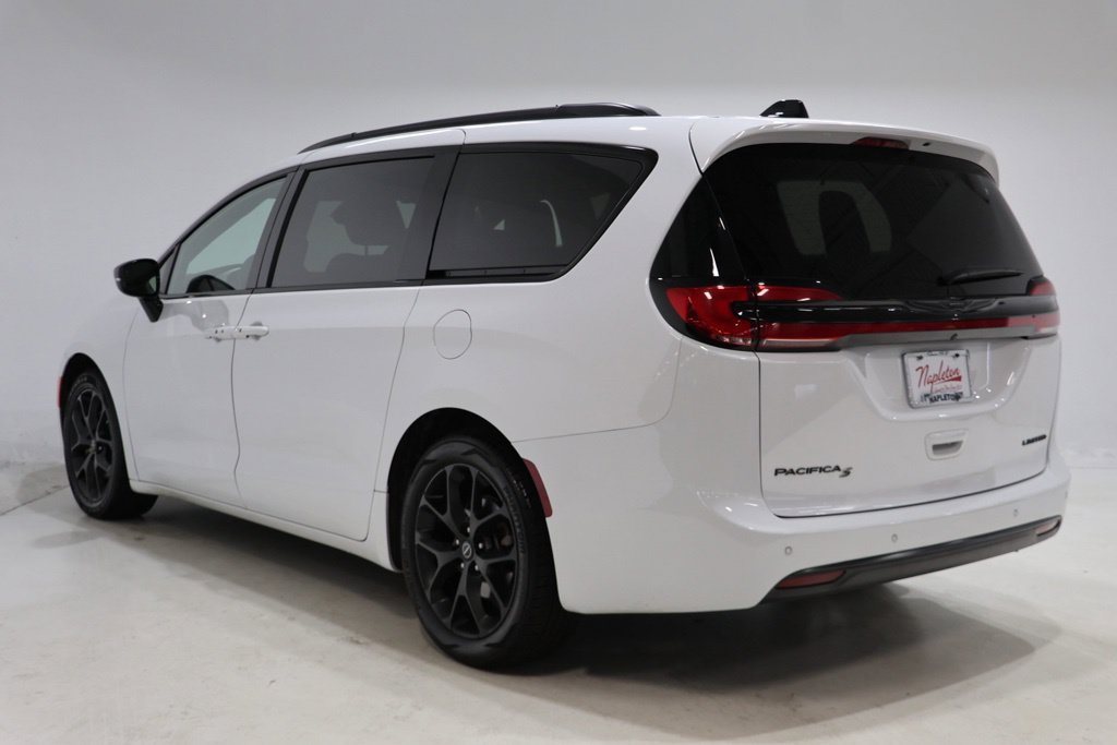 Used 2025 Chrysler Pacifica Limited FWD image 5