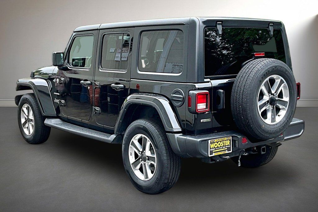 Used 2023 Jeep Wrangler Unlimited Sahara AWD/4WD image 4