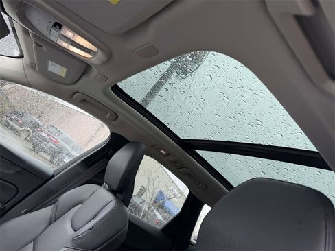 Used 2023 Volvo XC60 B5 Plus image 19