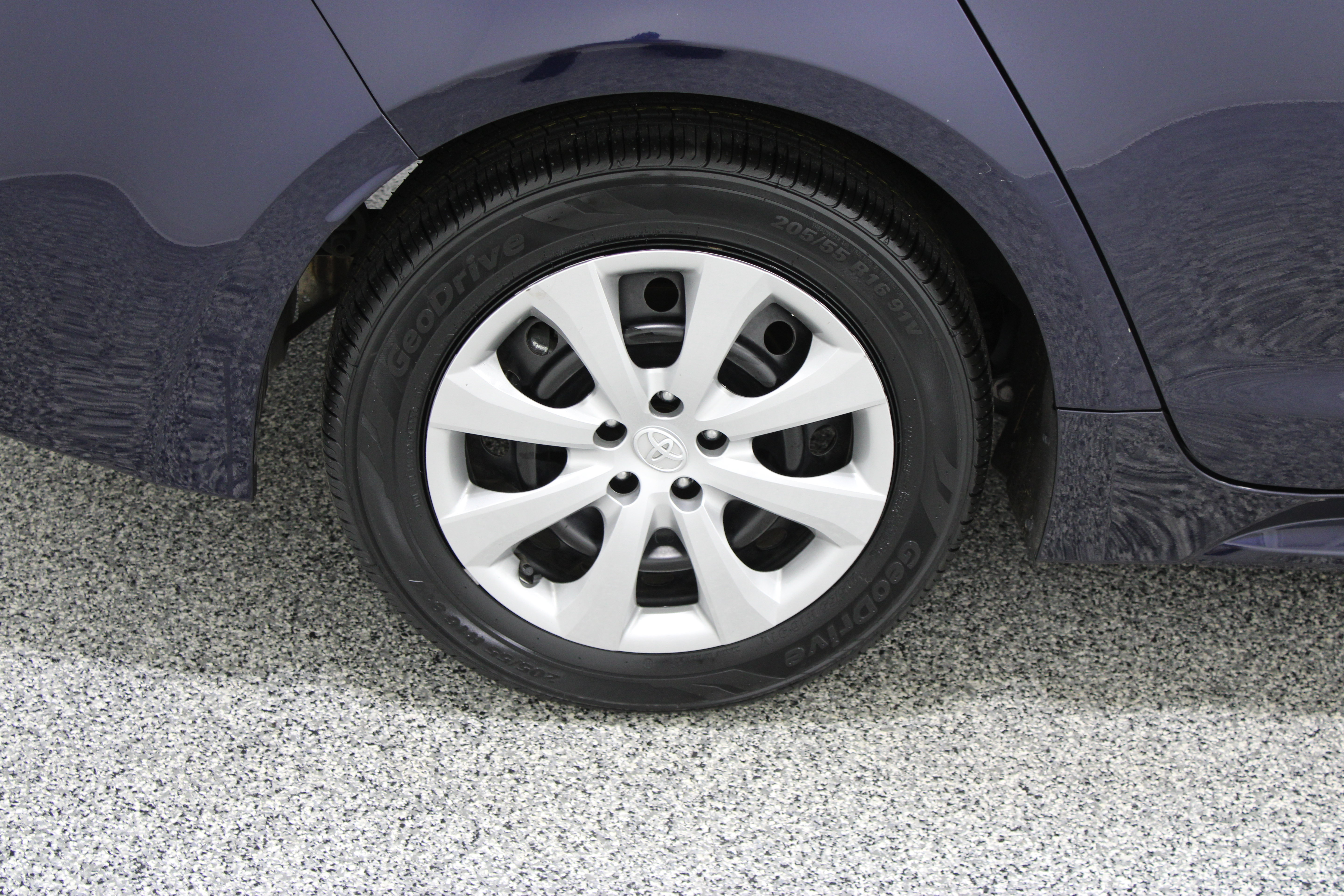 Used 2025 Toyota Corolla LE FWD image 6
