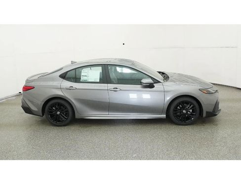 Used 2026 Toyota Camry SE w/ Convenience Package FWD image 11