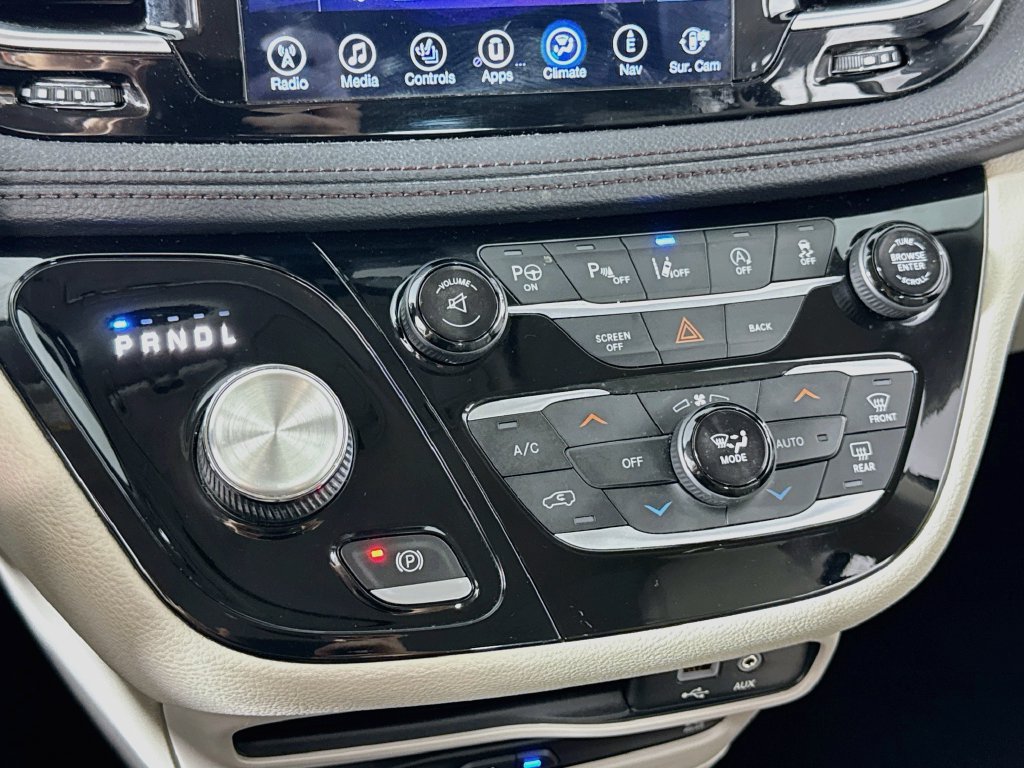 Used 2017 Chrysler Pacifica Limited FWD image 22
