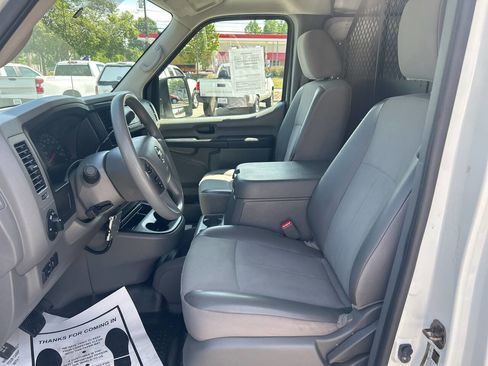 Used 2018 Nissan NV 2500 SV image 10