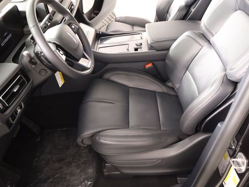 New 2026 Lincoln Aviator Reserve AWD/4WD image 11