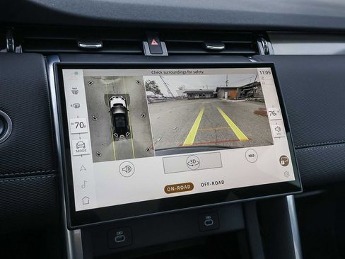 Used 2024 Land Rover Discovery Sport Dynamic SE image 35