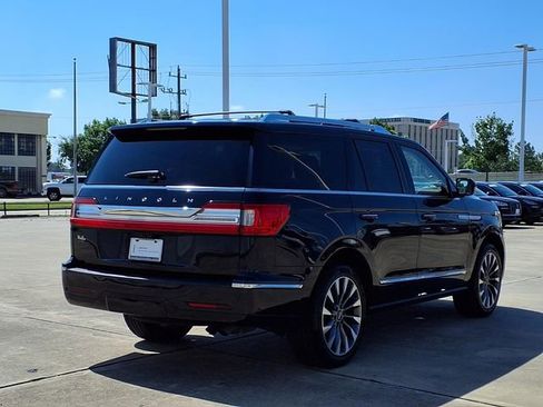 Certified 2021 Lincoln Navigator Reserve w/ Luxury Package AWD/4WD image 2