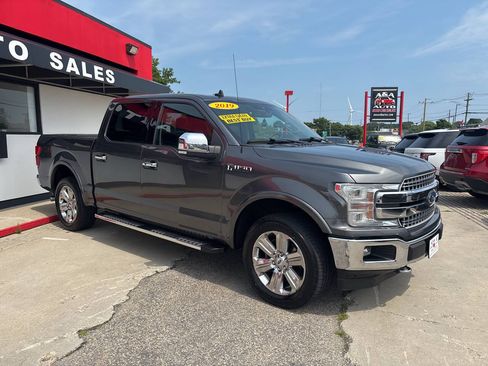 Used 2019 Ford F150 Lariat w/ Equipment Group 502A Luxury AWD/4WD image 2