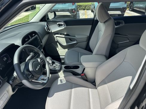 New 2025 Kia Soul LX w/ LX Technology Package image 16