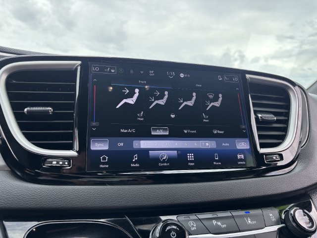 Used 2025 Chrysler Pacifica Select FWD image 25