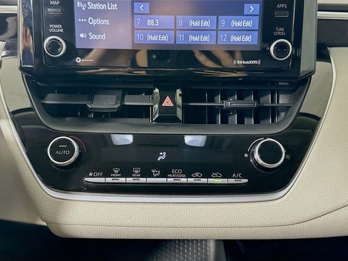 Used 2022 Toyota Corolla LE image 15