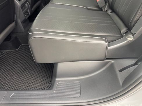 Used 2023 Volkswagen Tiguan SE R-Line FWD image 33