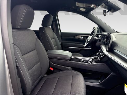 New 2026 Chevrolet Traverse LT image 13