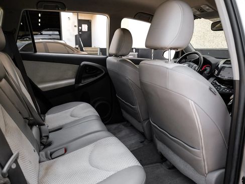 Used 2014 Toyota RAV4 EV FWD image 33