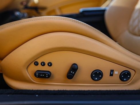 Used 2014 Ferrari California RWD image 37