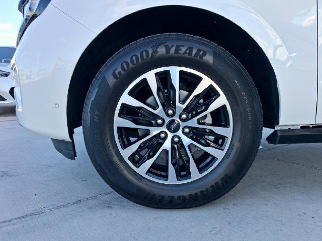 Used 2025 Ford Expedition Max Platinum AWD/4WD image 32