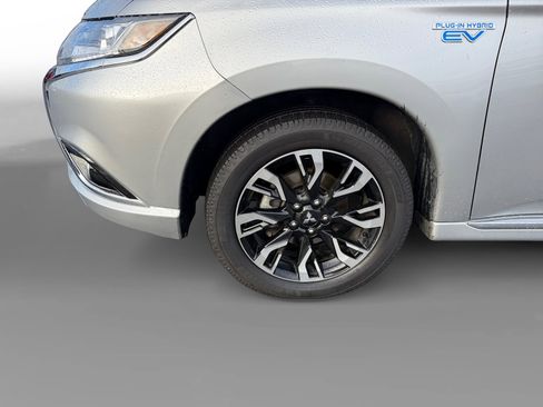 Used 2018 Mitsubishi Outlander SEL image 9