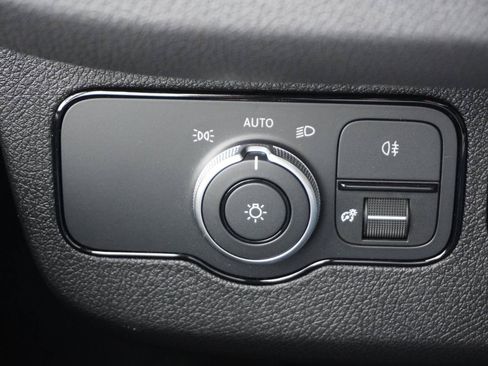 Used 2025 Mercedes-Benz Sprinter 2500 image 10