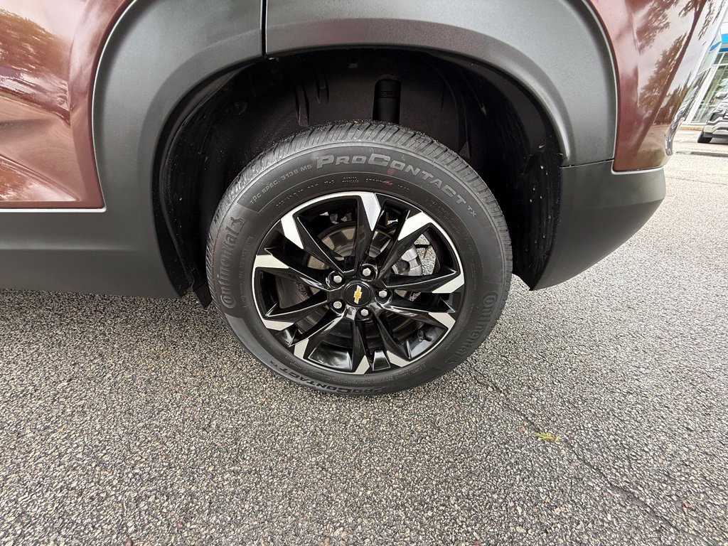 Used 2022 Chevrolet TrailBlazer LT w/ Convenience Package AWD/4WD image 16