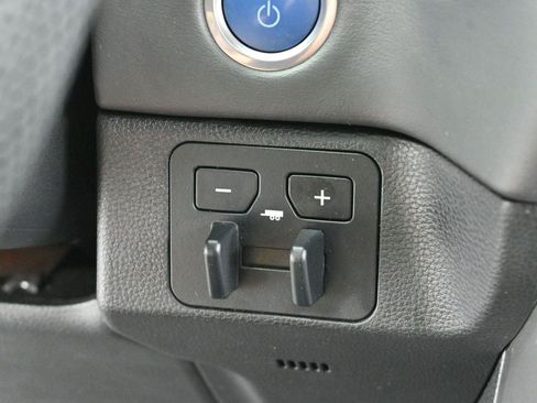 Used 2024 Toyota Tundra Platinum AWD/4WD image 28