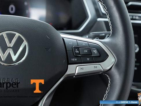 Used 2024 Volkswagen Tiguan SE w/ Panoramic Sunroof Package FWD image 61