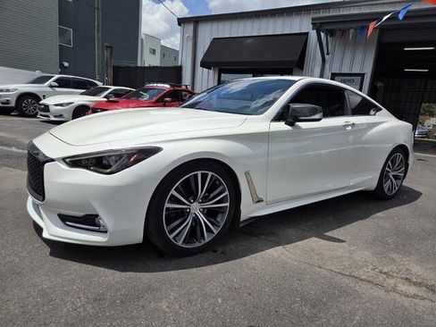 Used 2018 INFINITI Q60 3.0t Luxe w/ Sensory Package 3.0T Luxe RWD image 3
