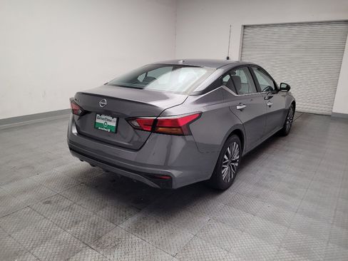 Used 2025 Nissan Altima 2.5 SV FWD image 9