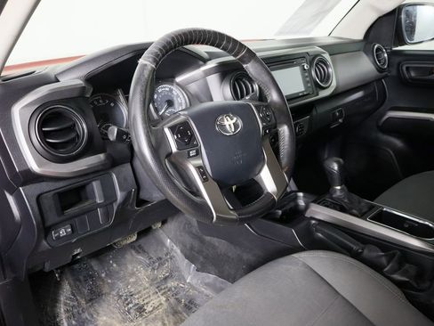Used 2016 Toyota Tacoma SR5 image 16