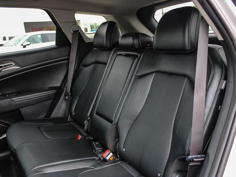 Used 2026 Kia Sportage EX w/ EX Panorama Roof Package FWD image 18