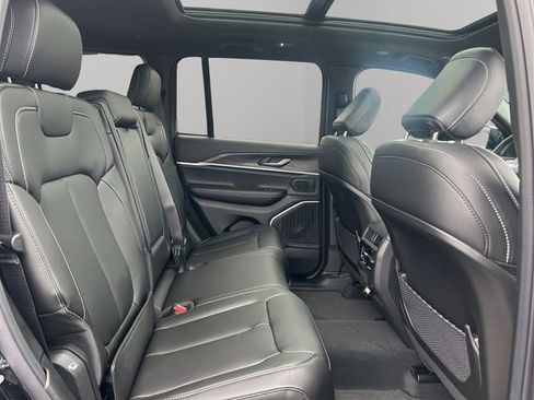 New 2026 Jeep Grand Cherokee Limited w/ Limited Altitude Package AWD/4WD image 21