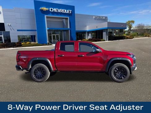 Used 2025 Chevrolet Colorado Trail Boss image 10