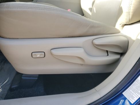 Used 2012 Toyota Prius V Five image 16