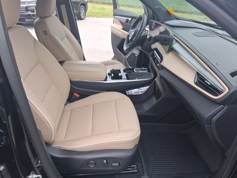 Used 2026 Buick Enclave Preferred w/ LPO, Floor Liner Package AWD/4WD image 29