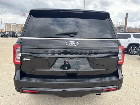 Used 2023 Ford Expedition Limited AWD/4WD image 5