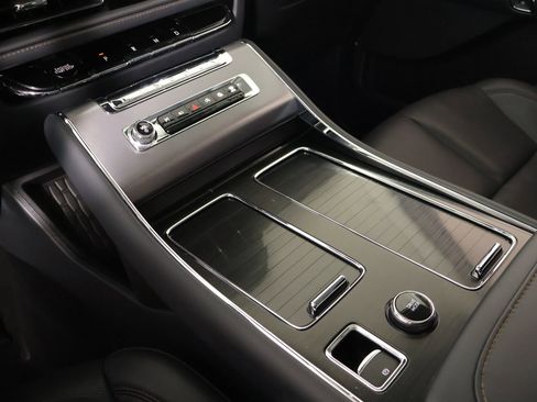 New 2026 Lincoln Aviator AWD w/ Jet Appearance Package image 8