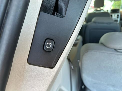 Used 2009 Chrysler Town & Country LX w/ PWR Convenience Group FWD image 35