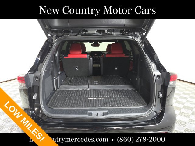 Used 2025 Toyota Highlander XSE AWD/4WD image 8