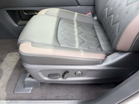New 2026 Nissan Pathfinder Platinum AWD/4WD image 16