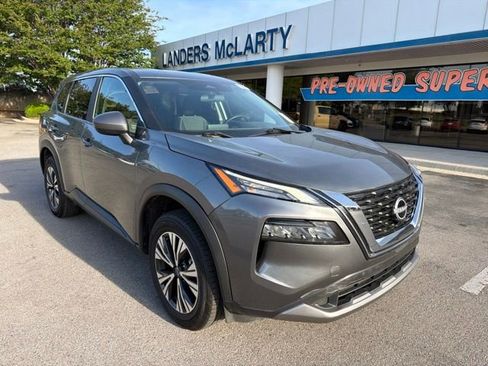 Used 2023 Nissan Rogue SV FWD image 2
