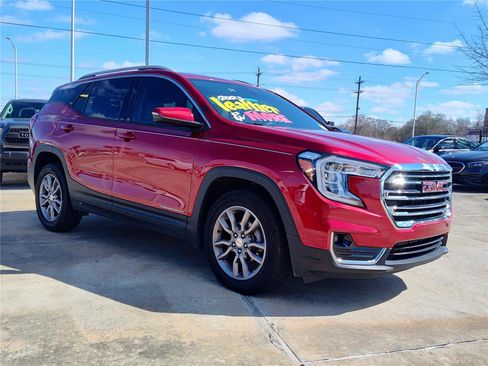 Used 2023 GMC Terrain SLT w/ LPO, Floor Liner Package image 9