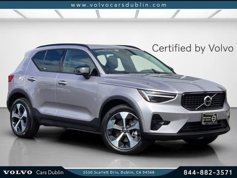 Certified 2026 Volvo XC40 B5 Plus AWD/4WD image 1