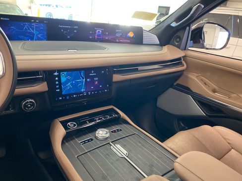 New 2025 Lincoln Navigator Black Label image 18