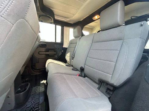 Used 2007 Jeep Wrangler Unlimited Sahara image 16