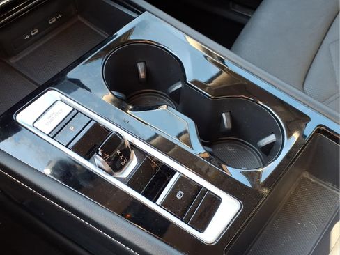 Used 2024 Volkswagen Atlas SE image 27