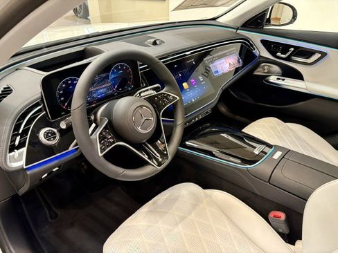 New 2026 Mercedes-Benz E 450 4MATIC Sedan image 8